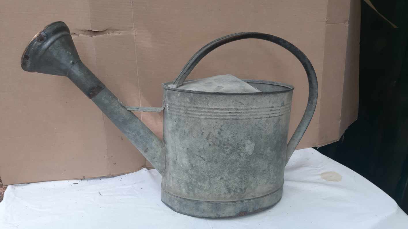 Zinc watering can