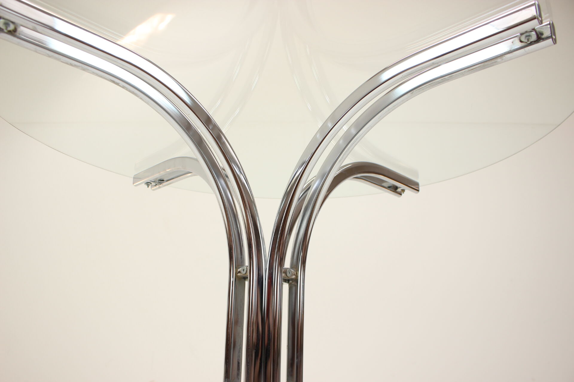 Round dining table chrome and glass / italy, 1980s