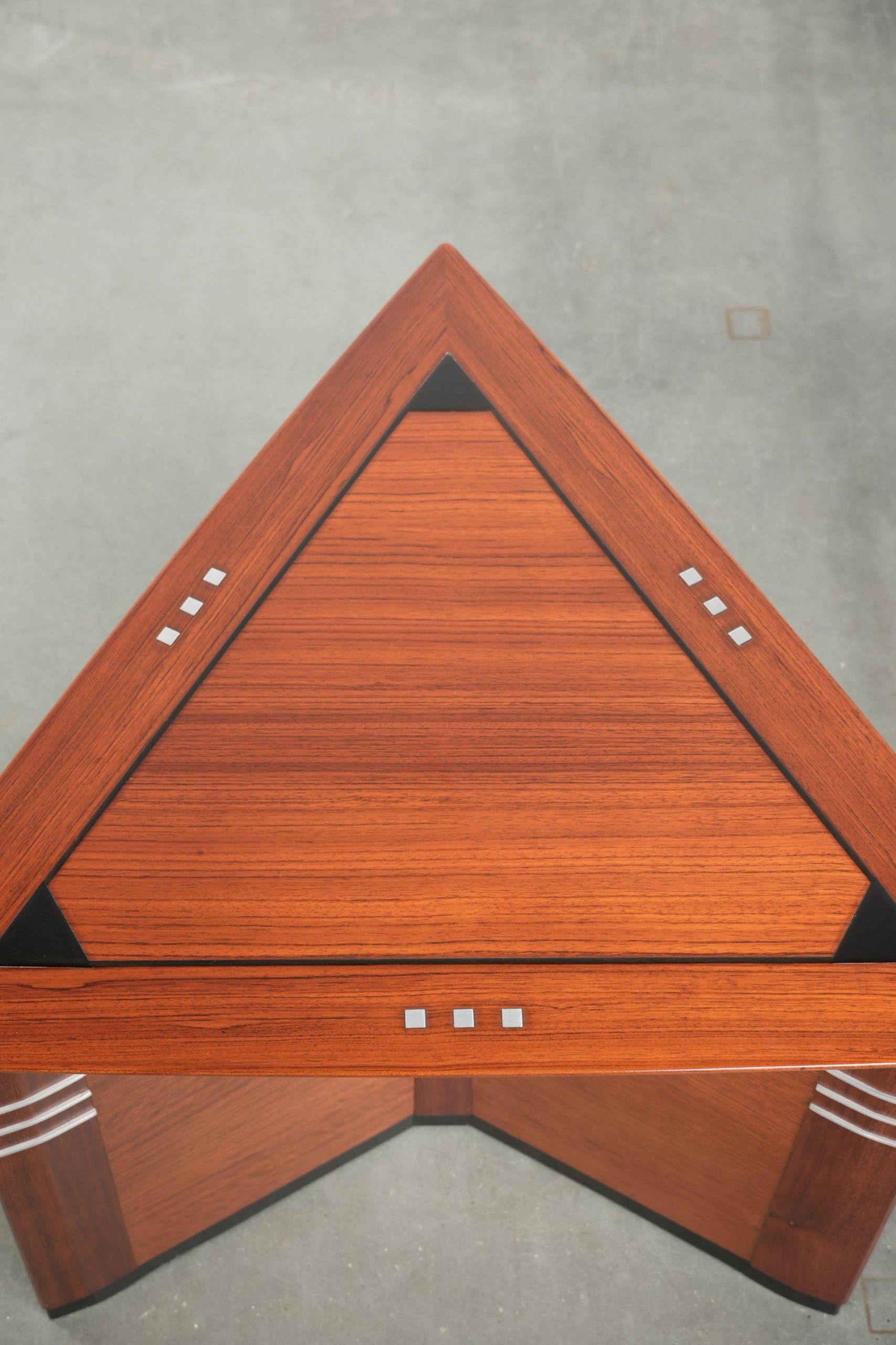 Luxury design side/coffee table in triangular shape in Art Deco style