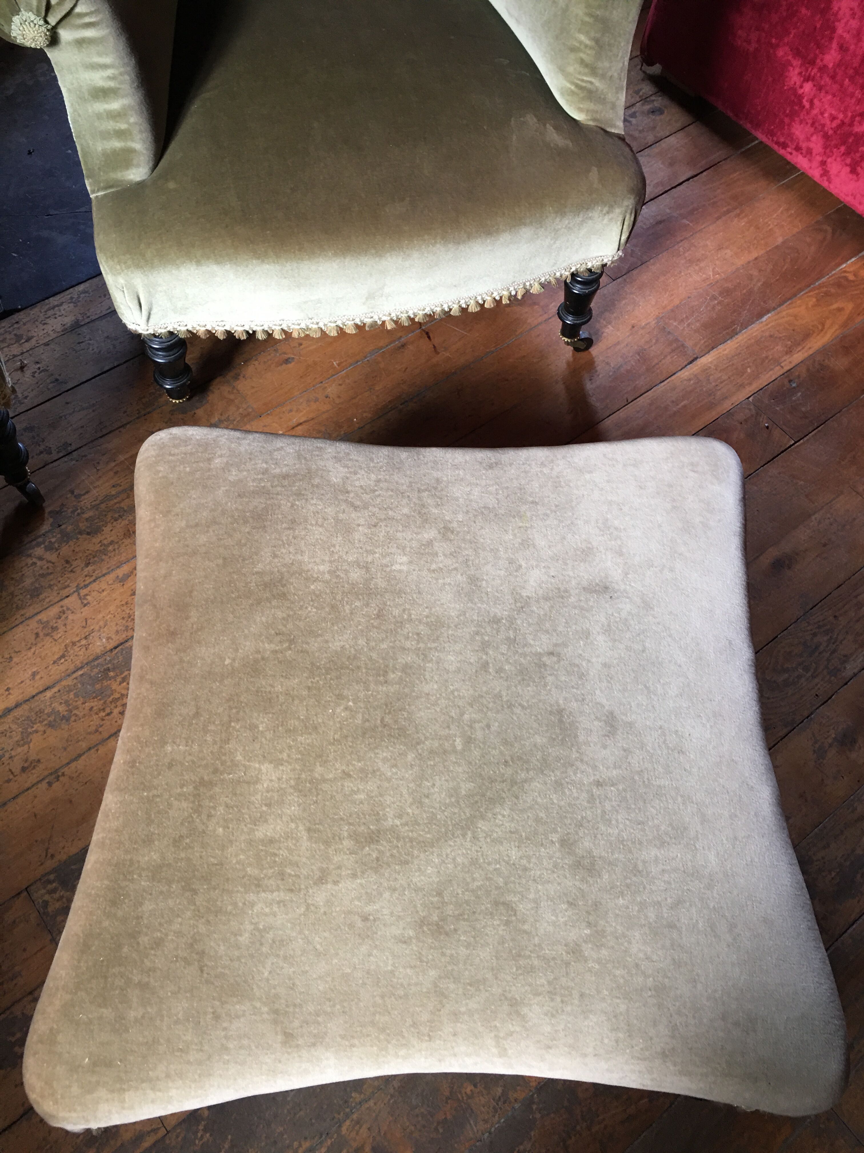 Napoleon III in velvet footrest