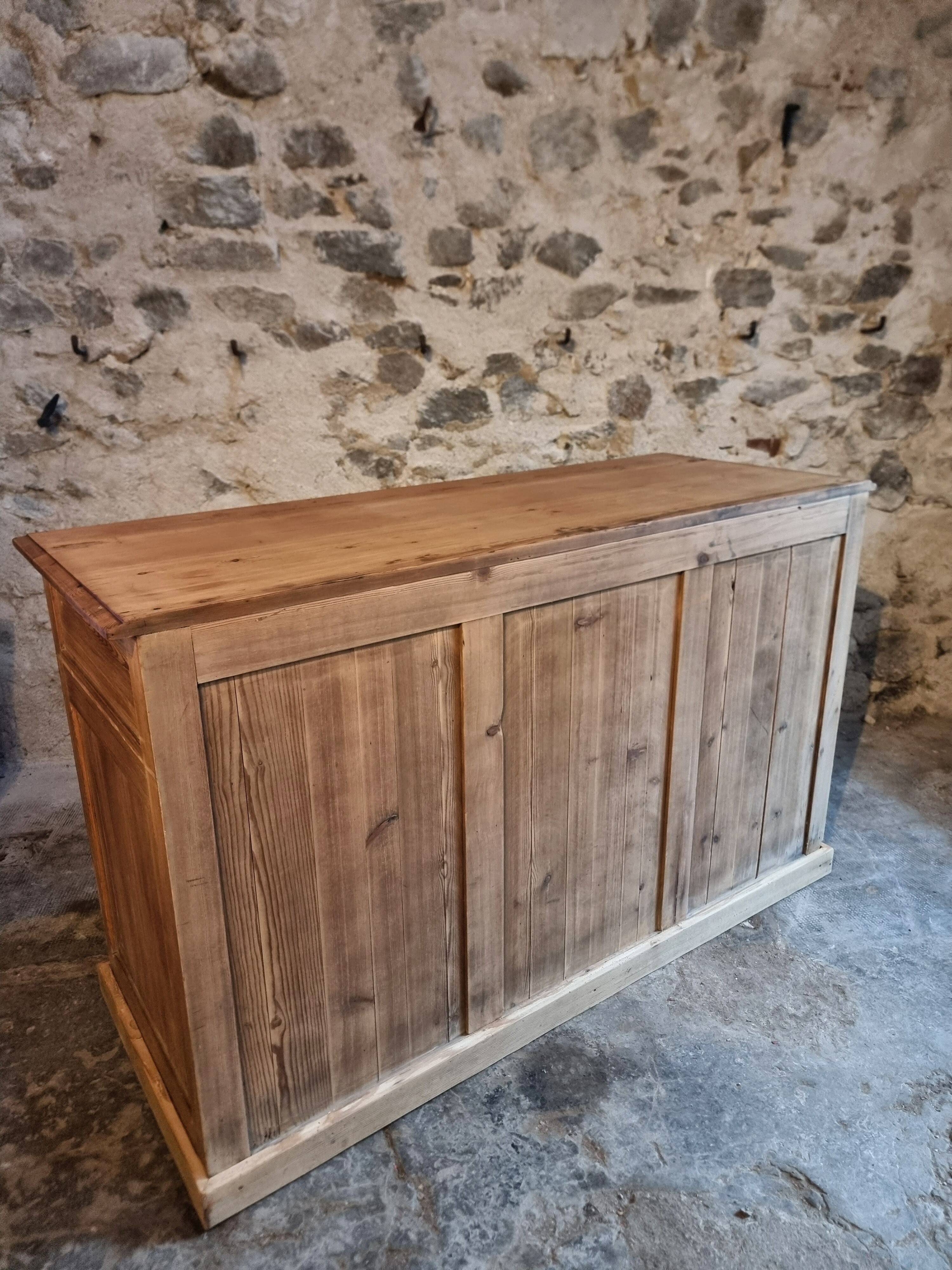 Buffet rustique français années 1920 – Buffet en pin ancien – Îlot de cuisine – Meuble de rangement 3 portes
