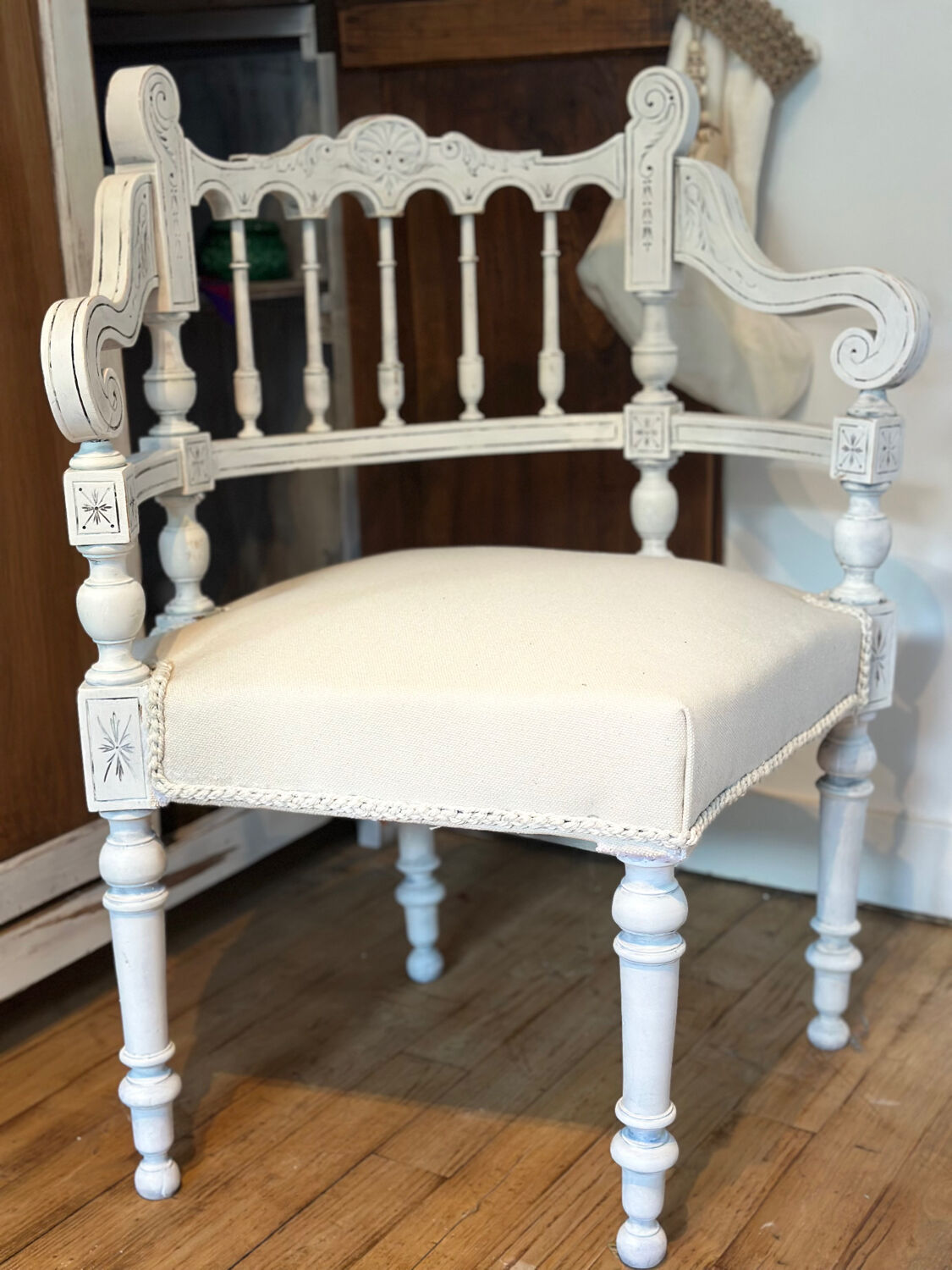 Fauteuil ancien restauré – pièce unique