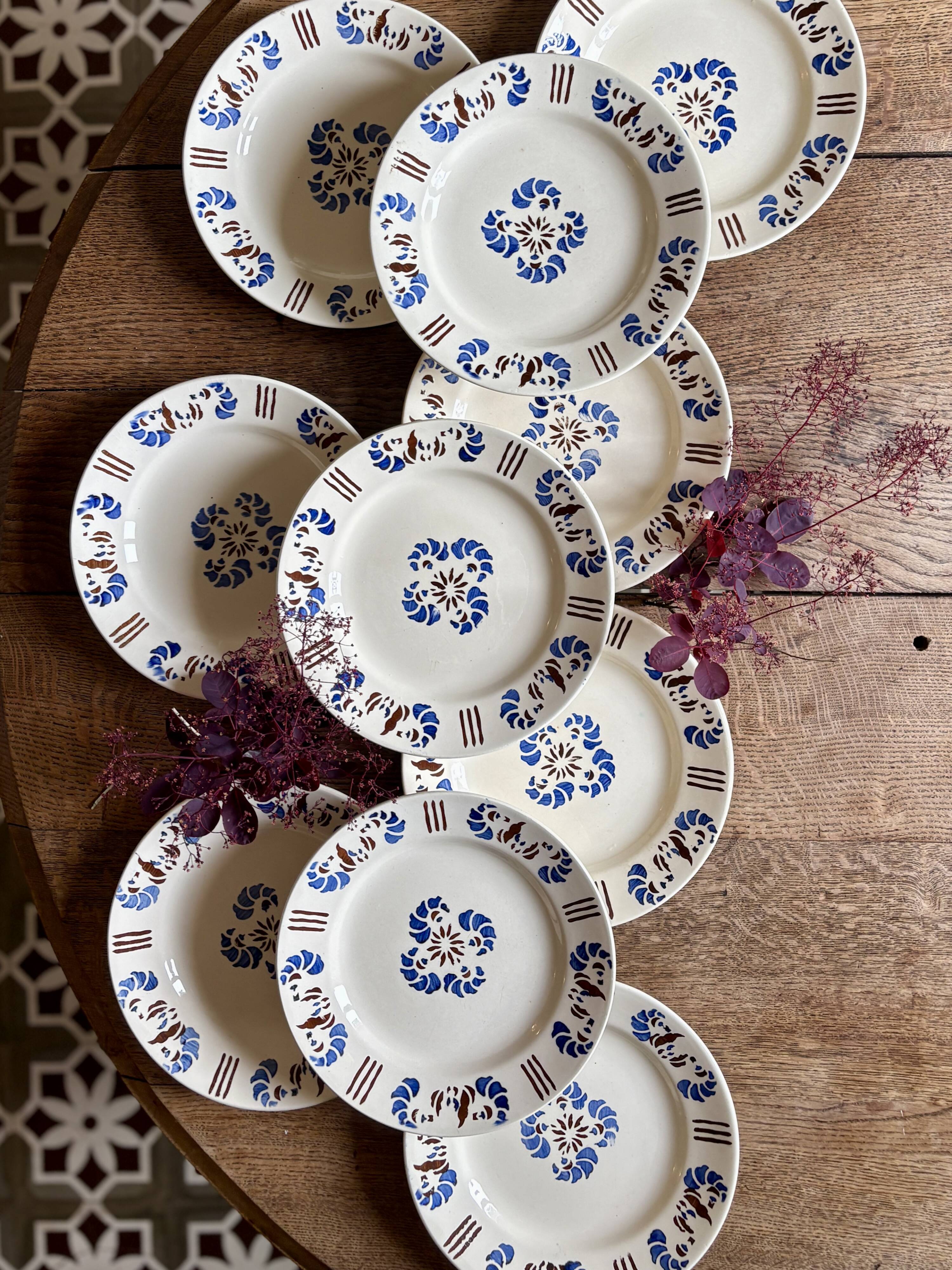 set of 10 antique flat plates model Laval