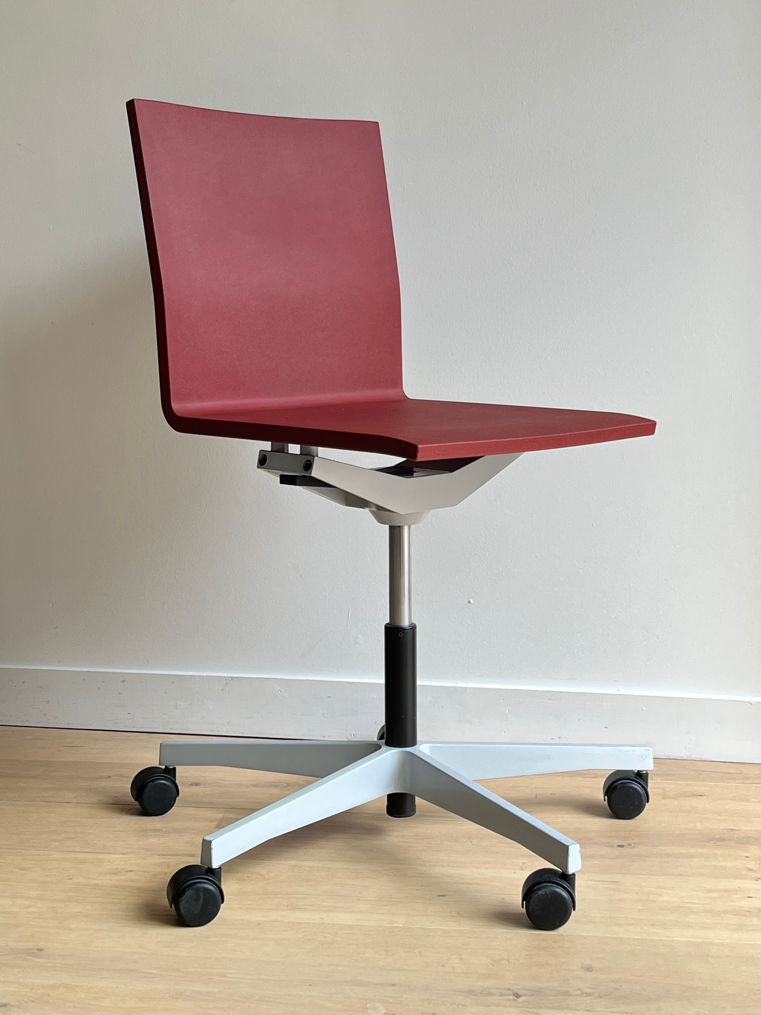 Designer armchair 04 by Maarten Van Severen for Vitra