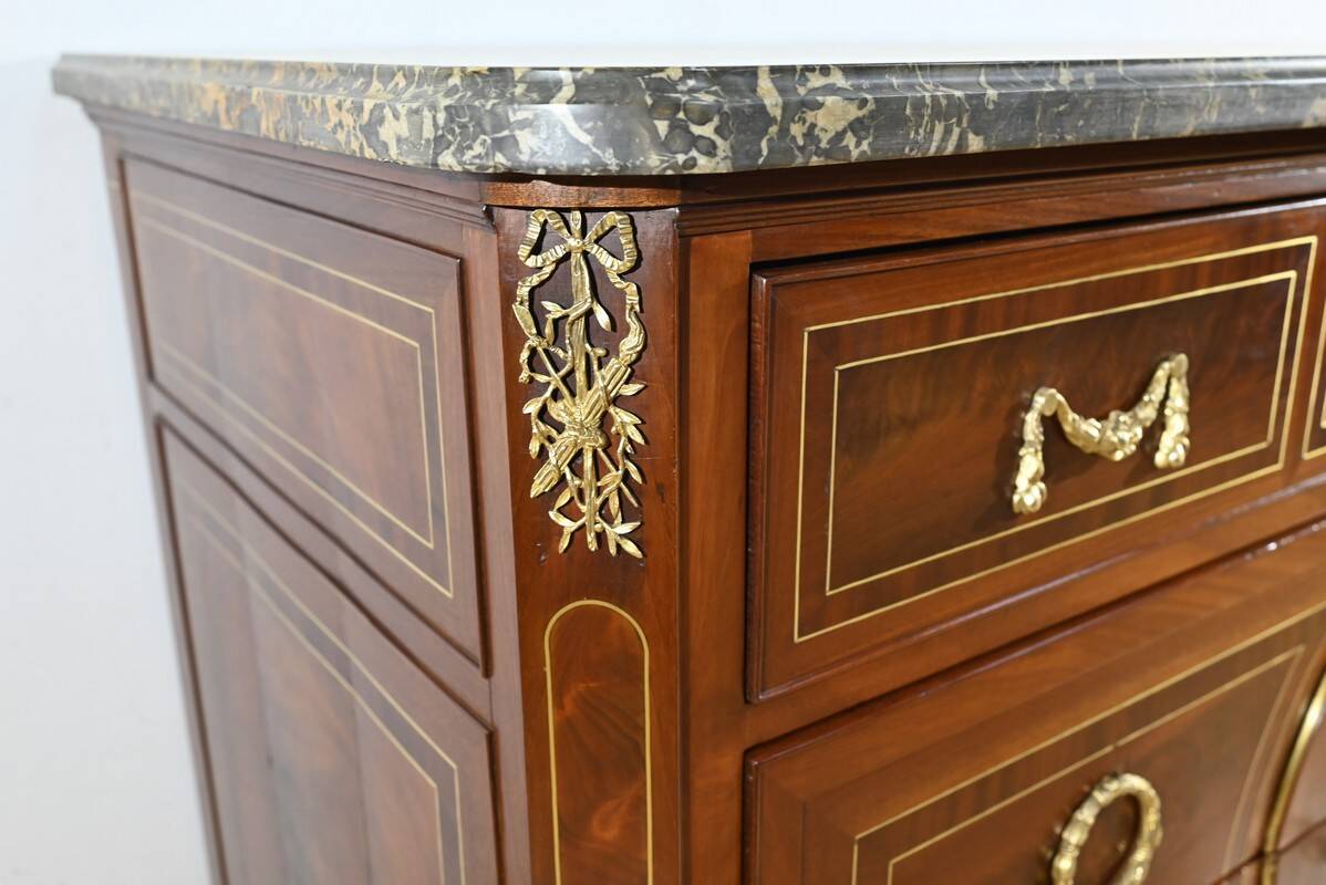 Rare mahogany commode, Louis XVI period – 2nd half of the 18th century.