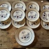 Set of 12 antique porcelain plates with anemone pattern + matching large plate 29.5 cm