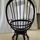 Chaise à œuf en rotin vintage des années 70 en très bon état.