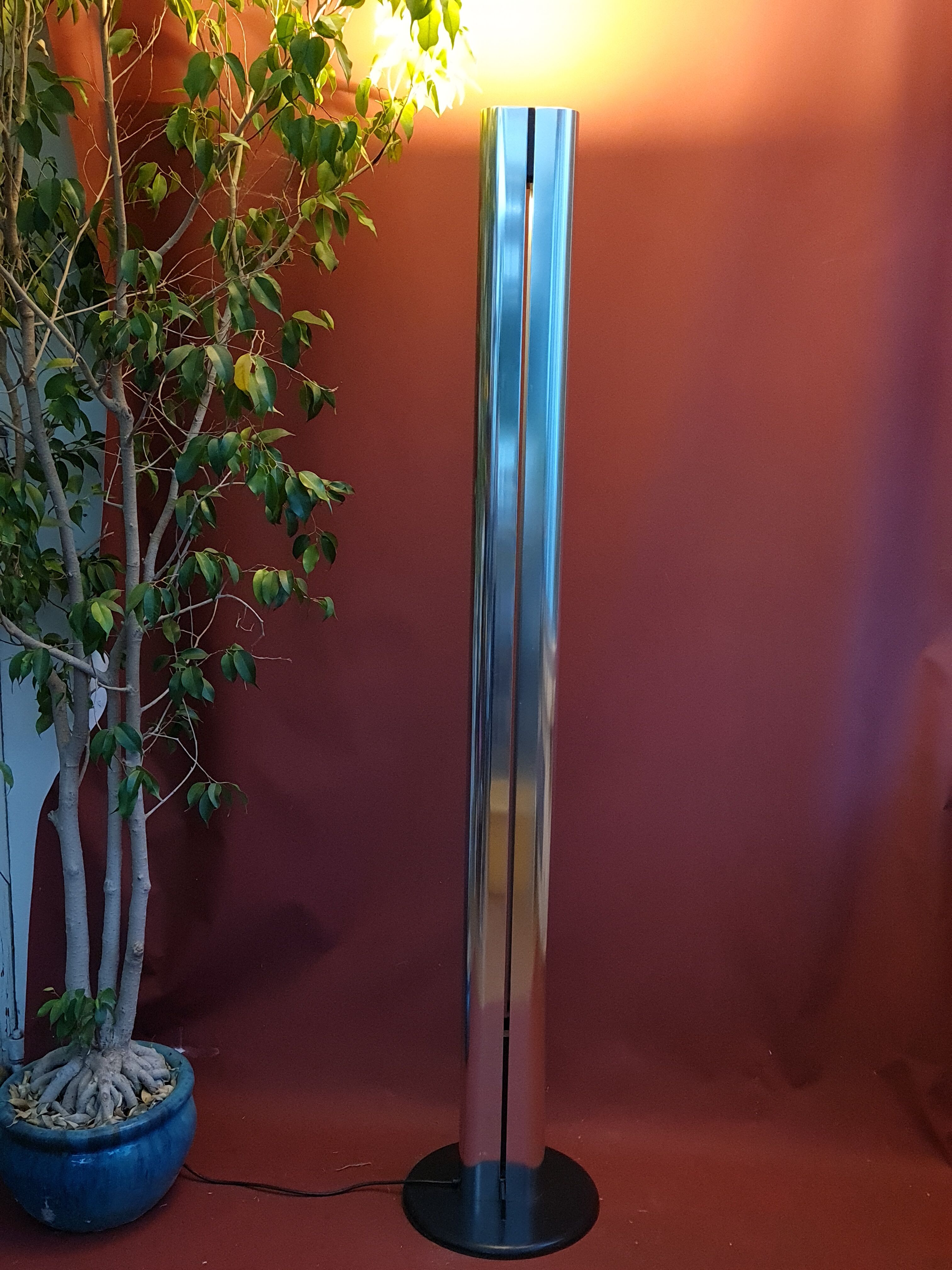 Halogen lamp by Gianfranco Frattini for Artemide, Megaron model.