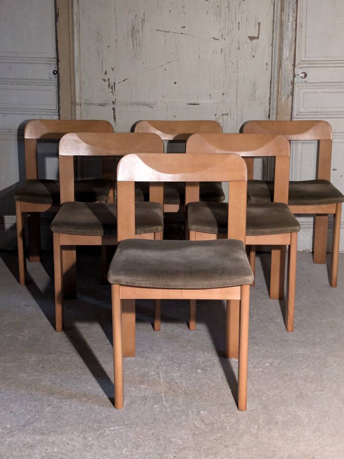 Set of six elm chairs from the 60s DLG regain