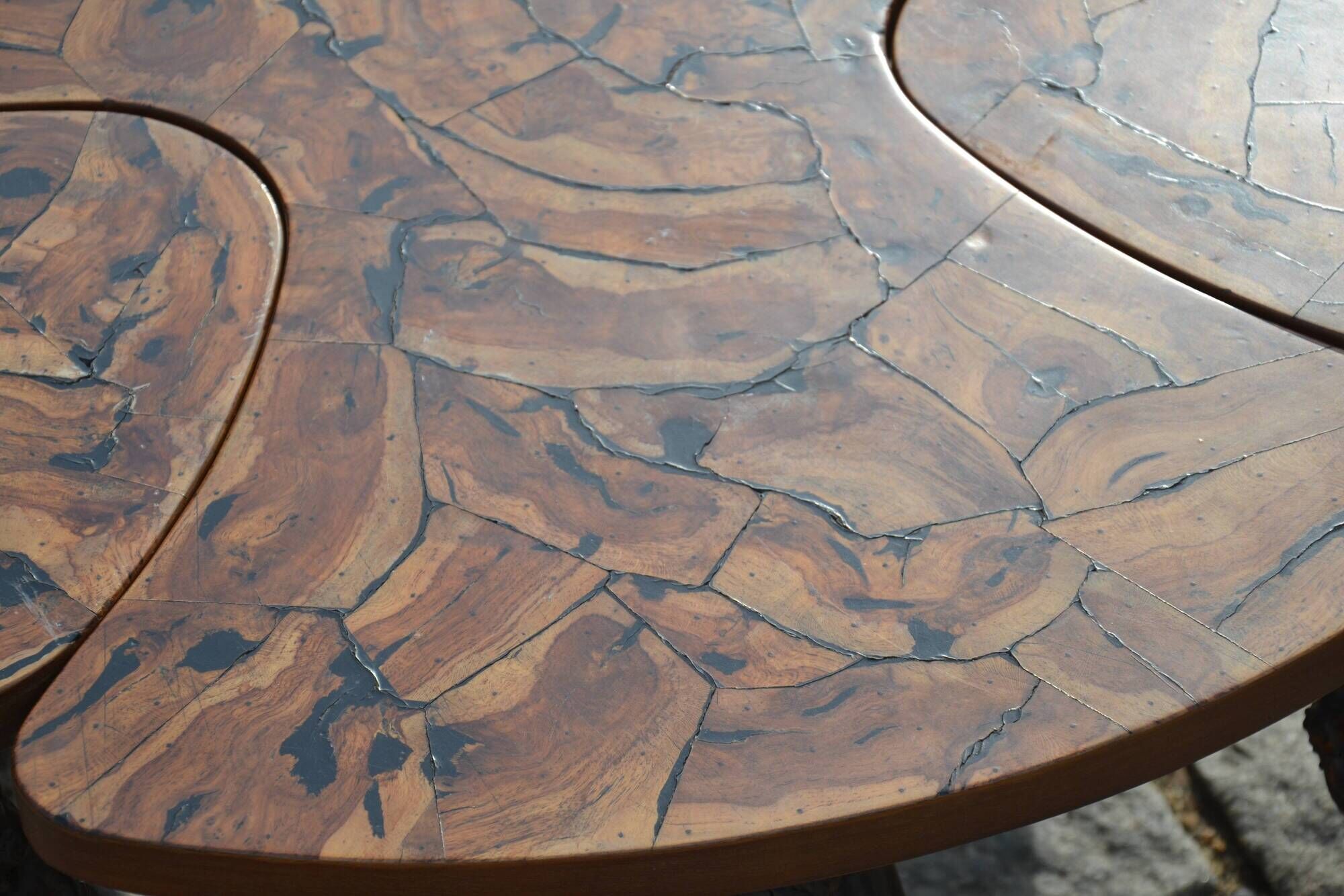 Modular coffee table in vine shoot marquetry.