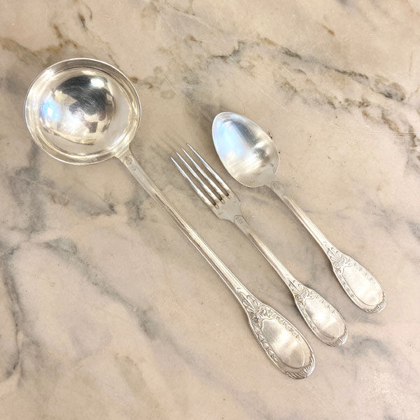 25-piece cutlery set