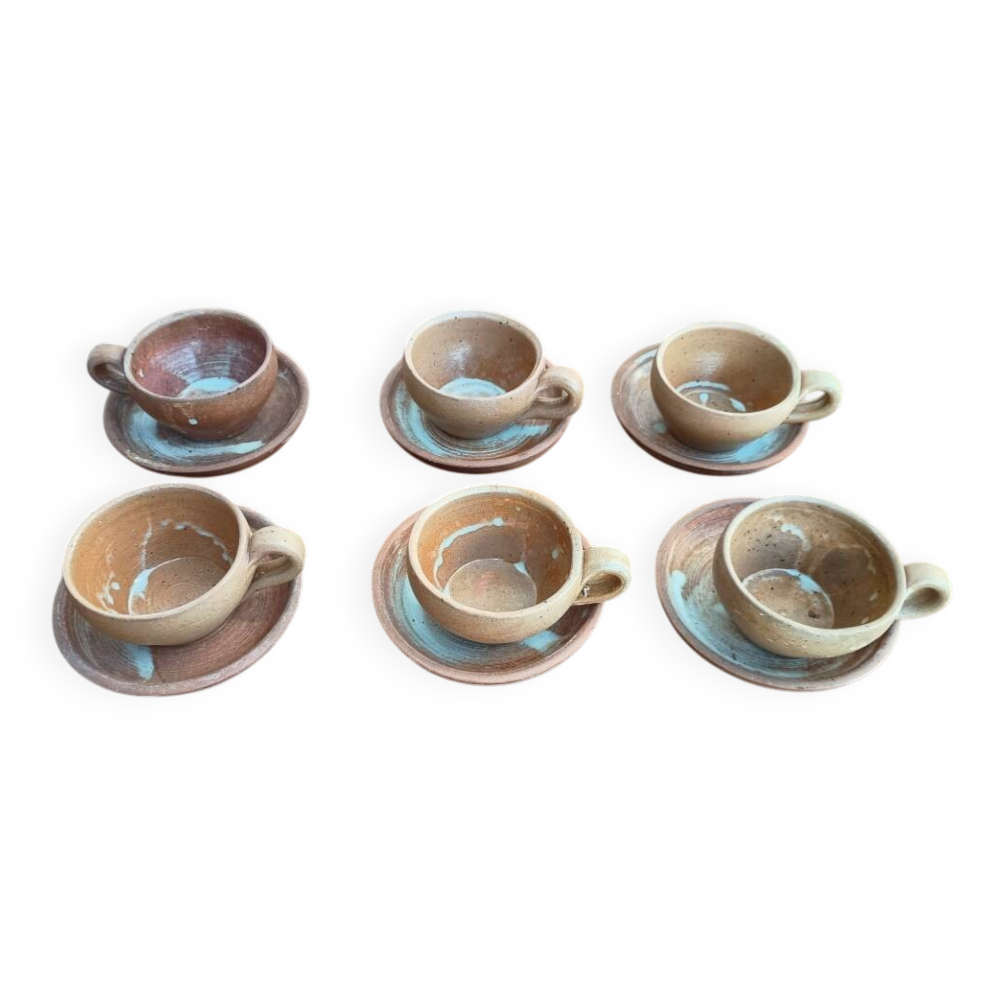 Service with 6 cups and saucers in stoneware.