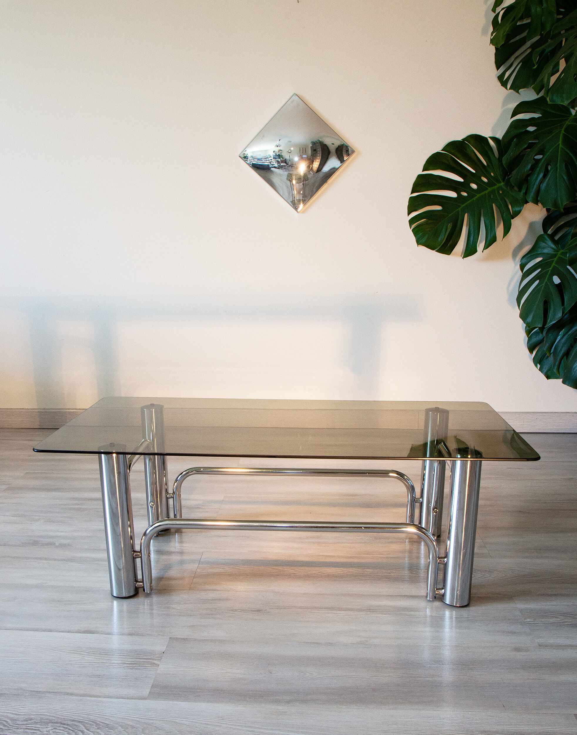 Table basse 1970 verre fumé et chrome