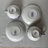 Pair of cups and saucers / Delft blue Gien earthenware
