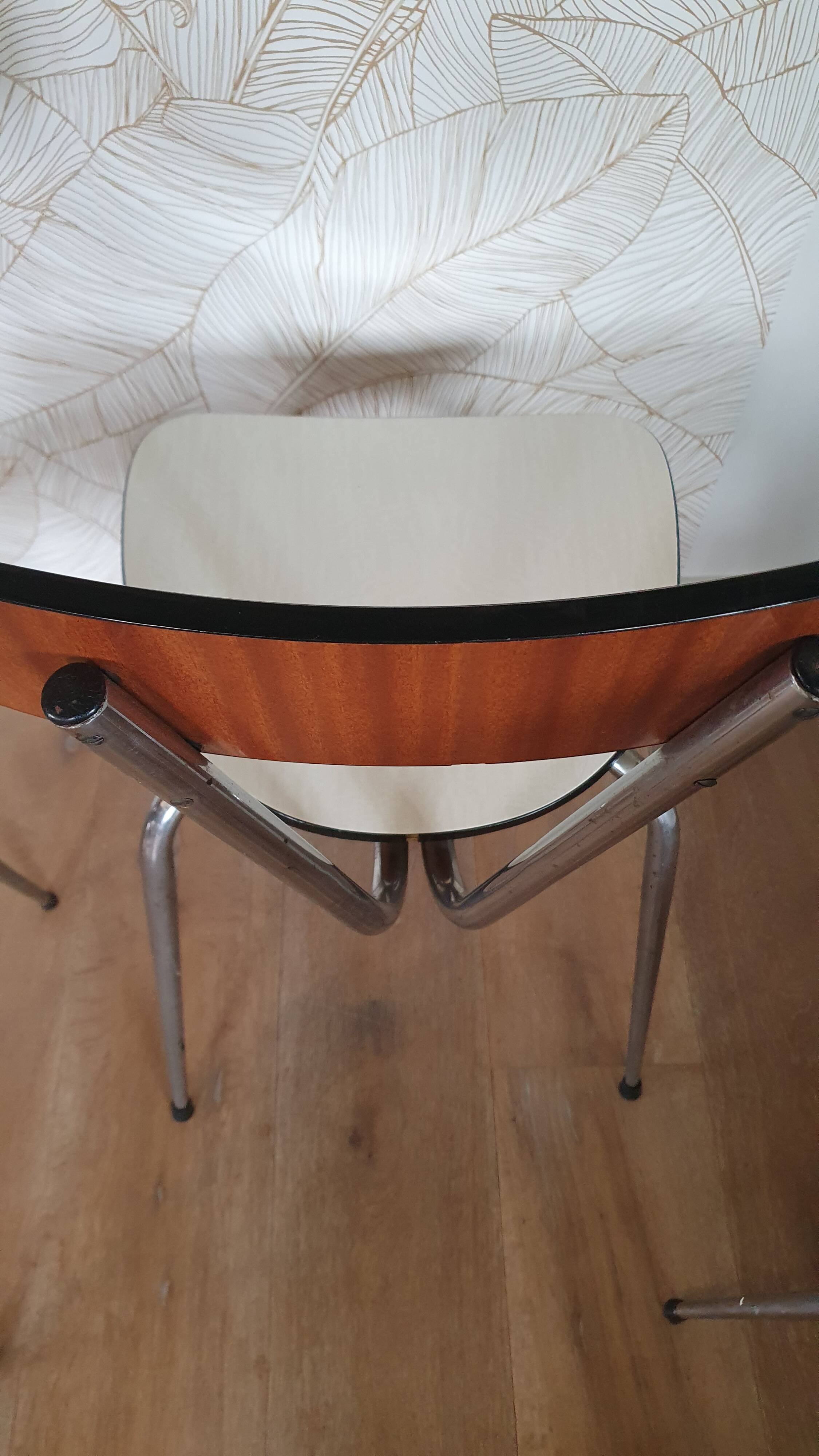 Set of 4 chairs in two-tone formica