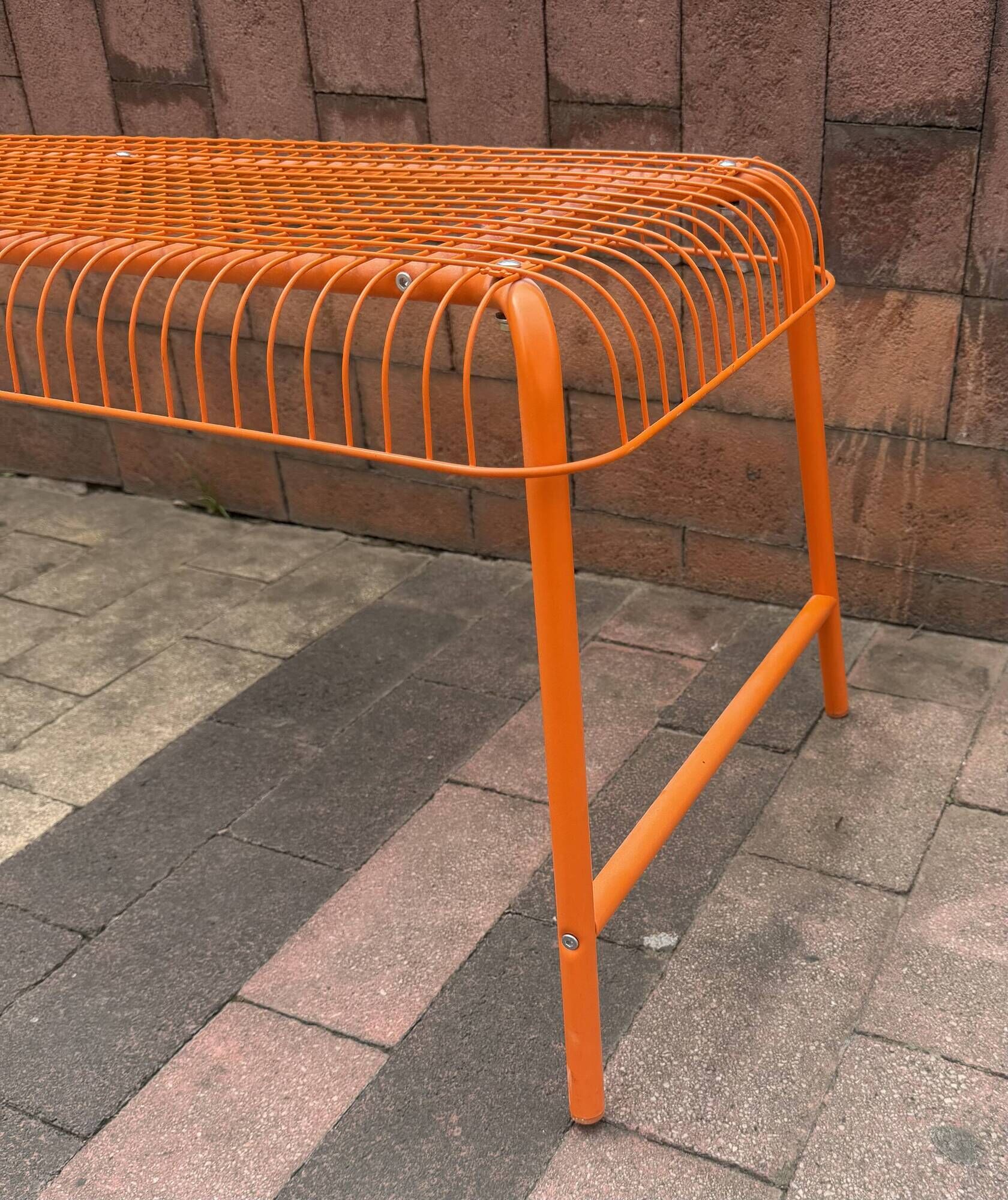 Banc design IKEA modèle Västeron en métal orange vers 1980 par Inml