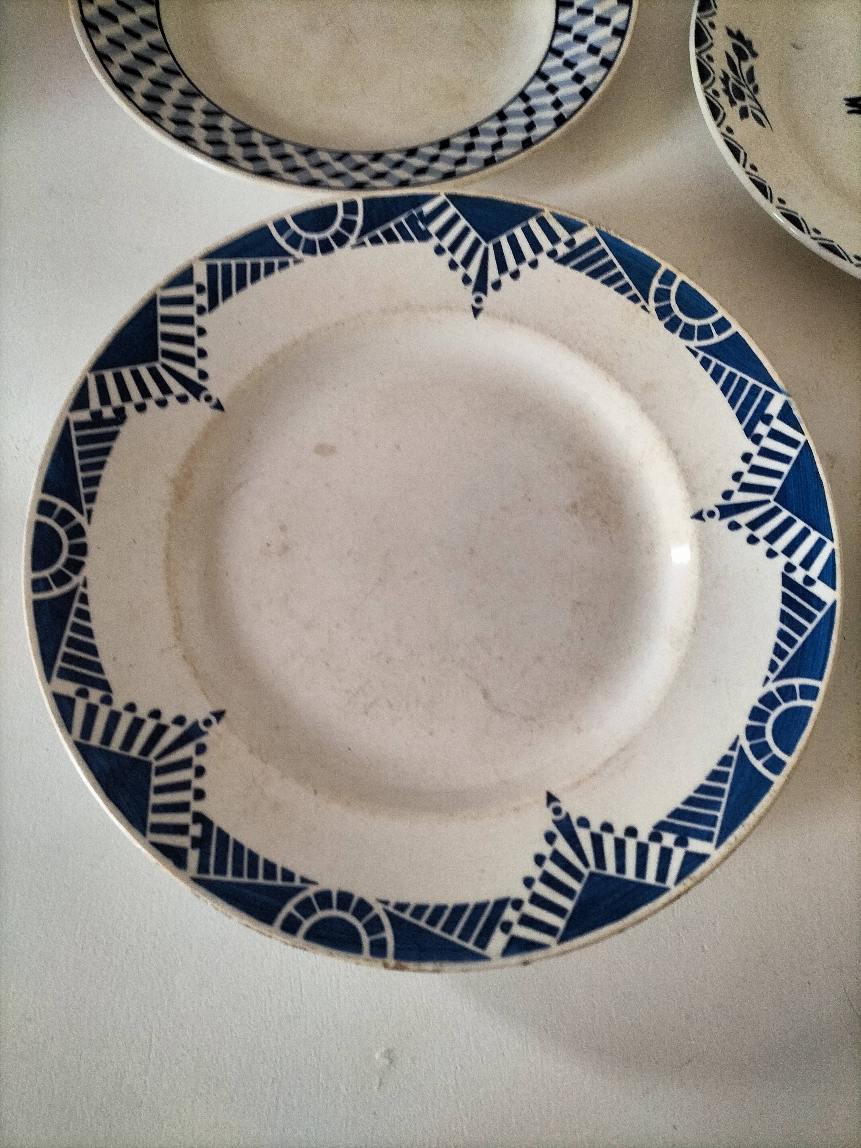 Set of 12 ironstone plates – Deep blue & red