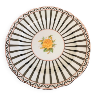 Sets of 3 striped plates and floral decoration