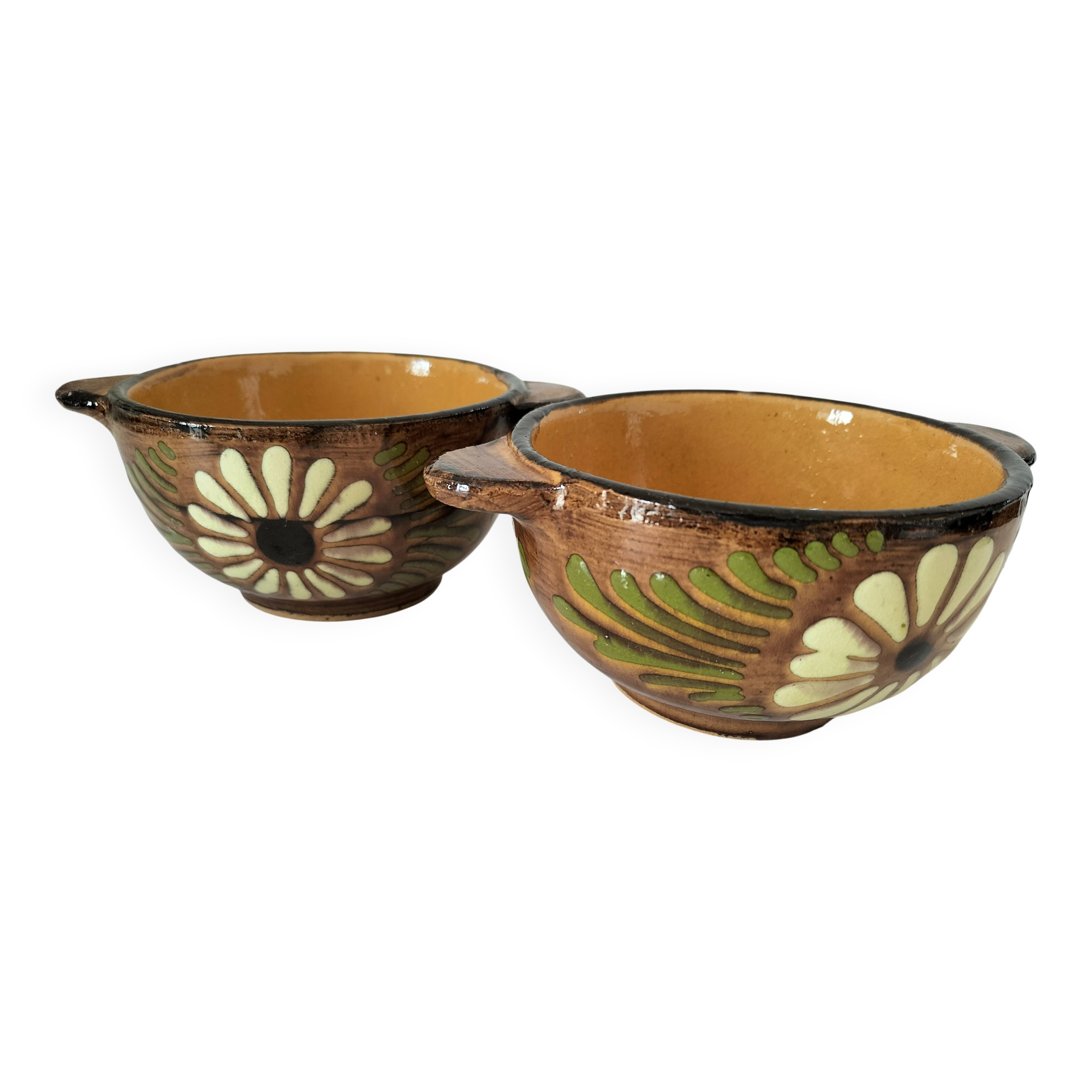 Vintage ear bowl duo