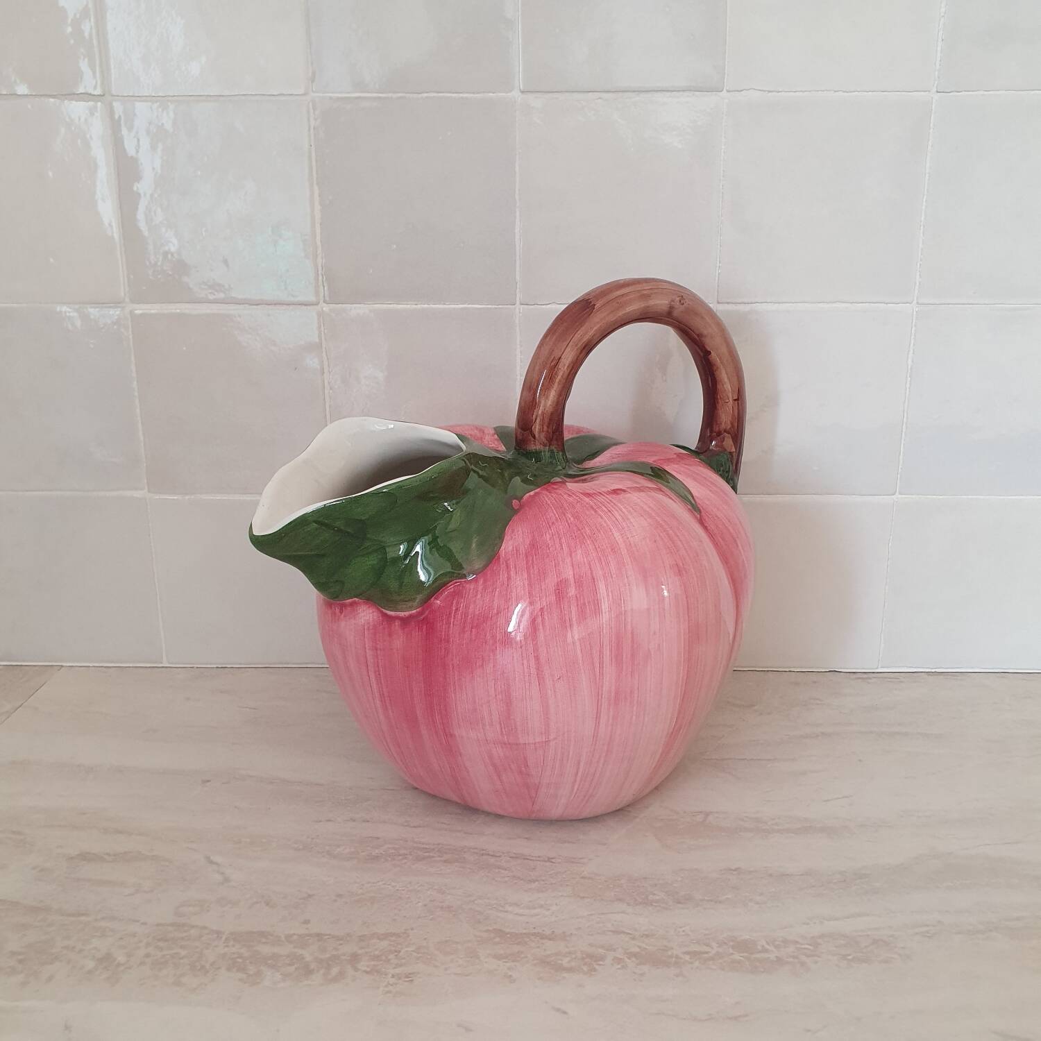Pichet en céramique forme Pêche ou Tomate / rose