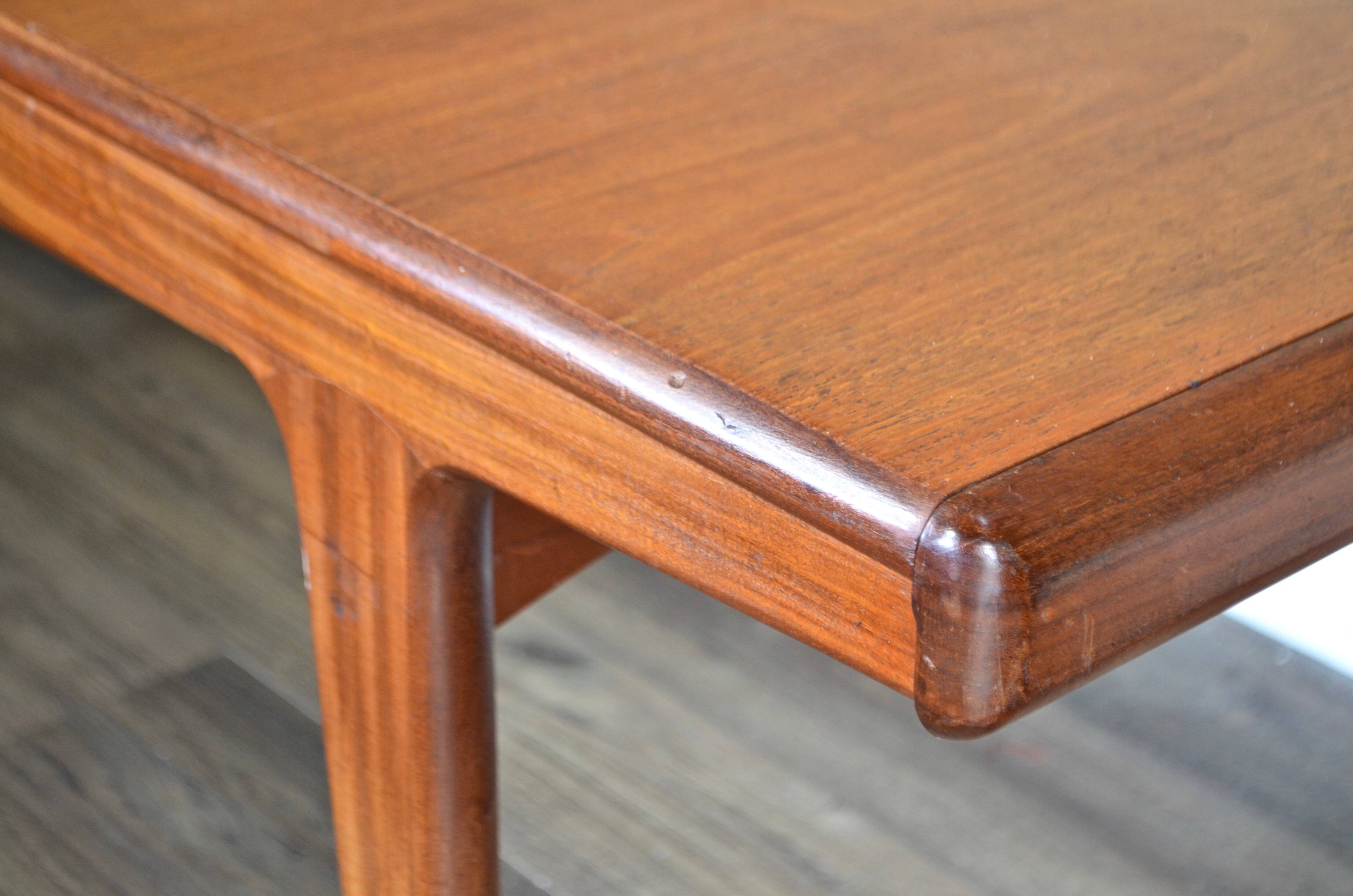 Danish Midcentury Extending Teak Table. Vintage / Modern / Retro / Scandinavian.