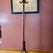 Coat rack on curved wooden stand, Baumann or Thonet style parrot