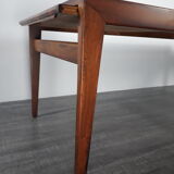 Extendable coffee table