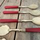 Six cuillères à glace en laiton et bakélite