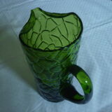 Service a lemonade pitcher and 8 glasses green glass
