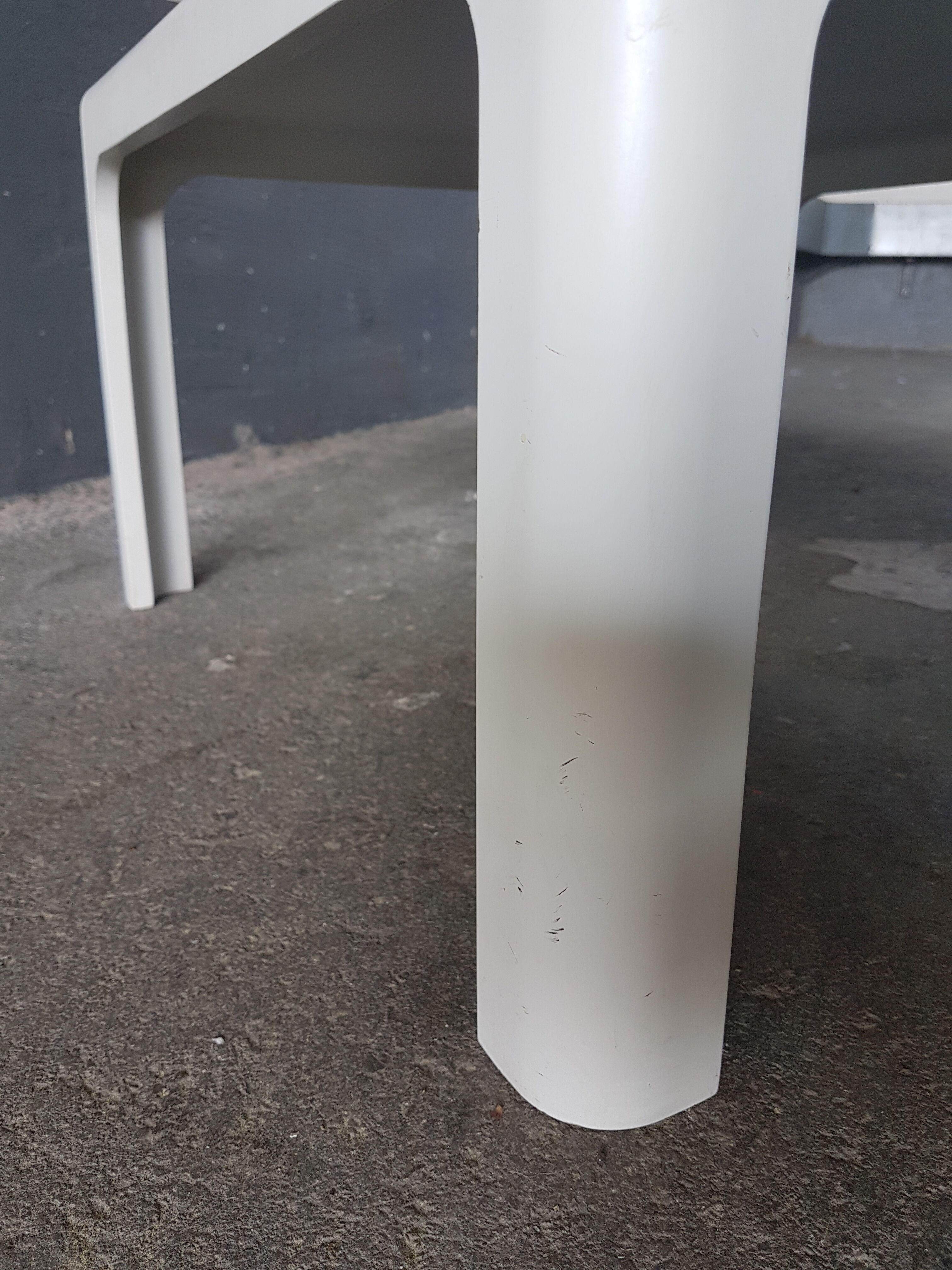 Design Peter Ghyczy edition Horn 60s 70s coffee table