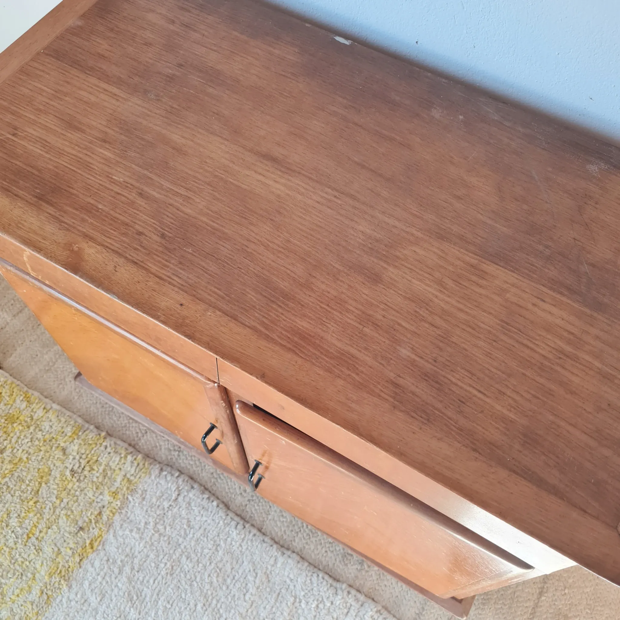 Buffet mado ancien Art Déco / 1950 en chêne et chevrons
