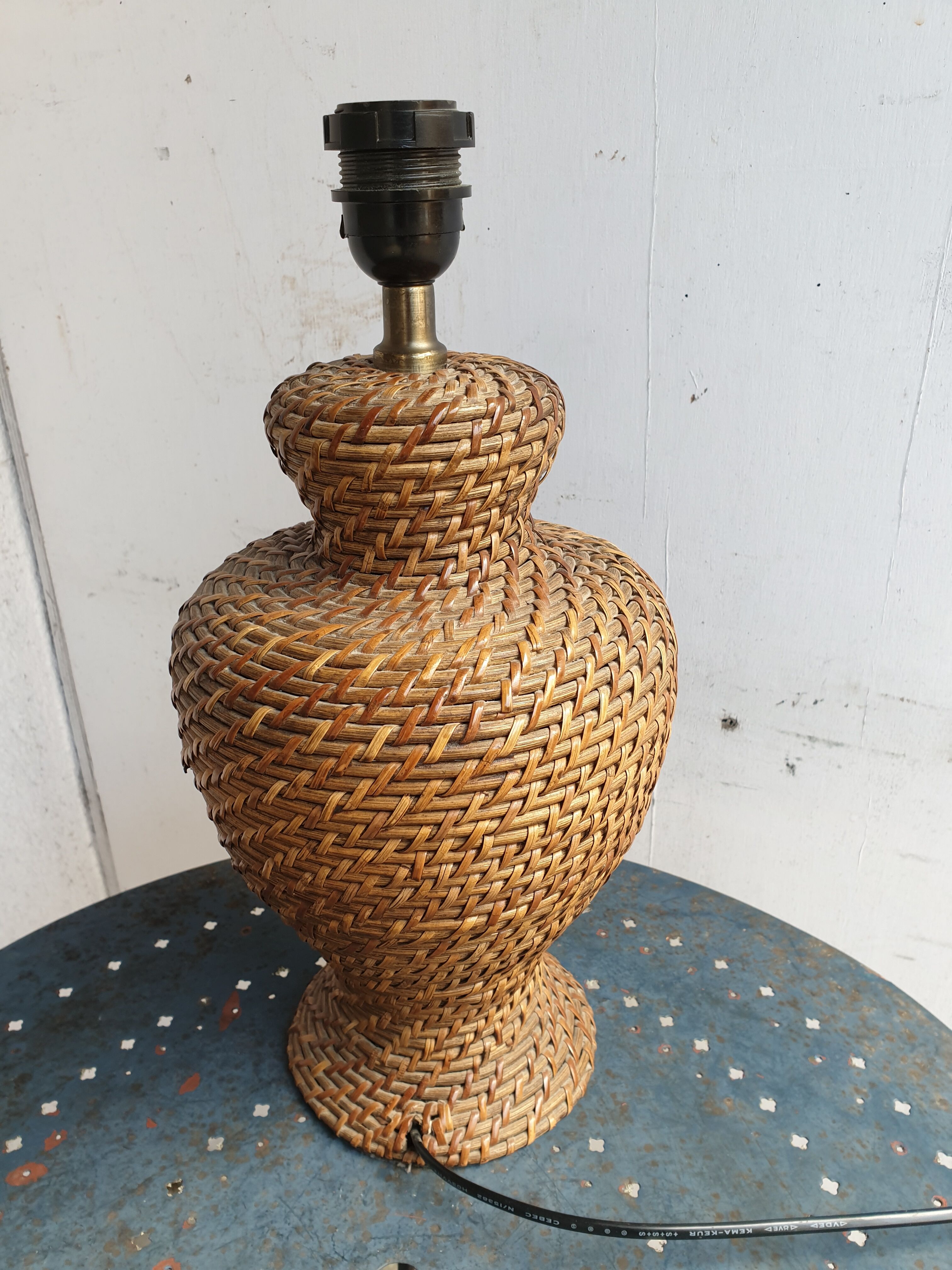 Vintage woven rattan lamp