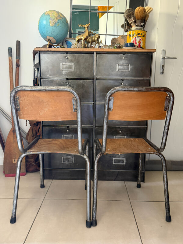 Paire de chaises d'école adulte vintage en métal patiné