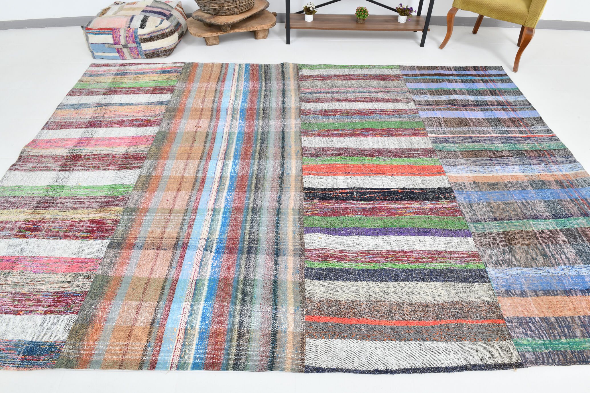 Multicolor modern rug 321x234cm