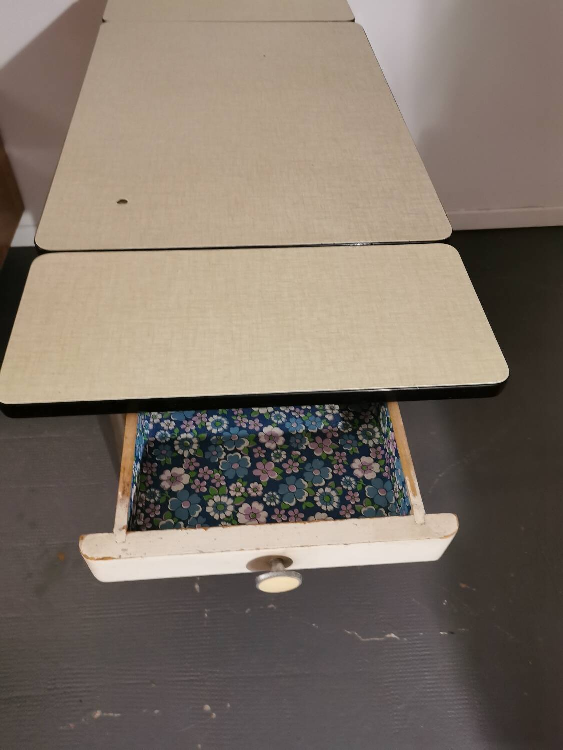 Formica table and stool set