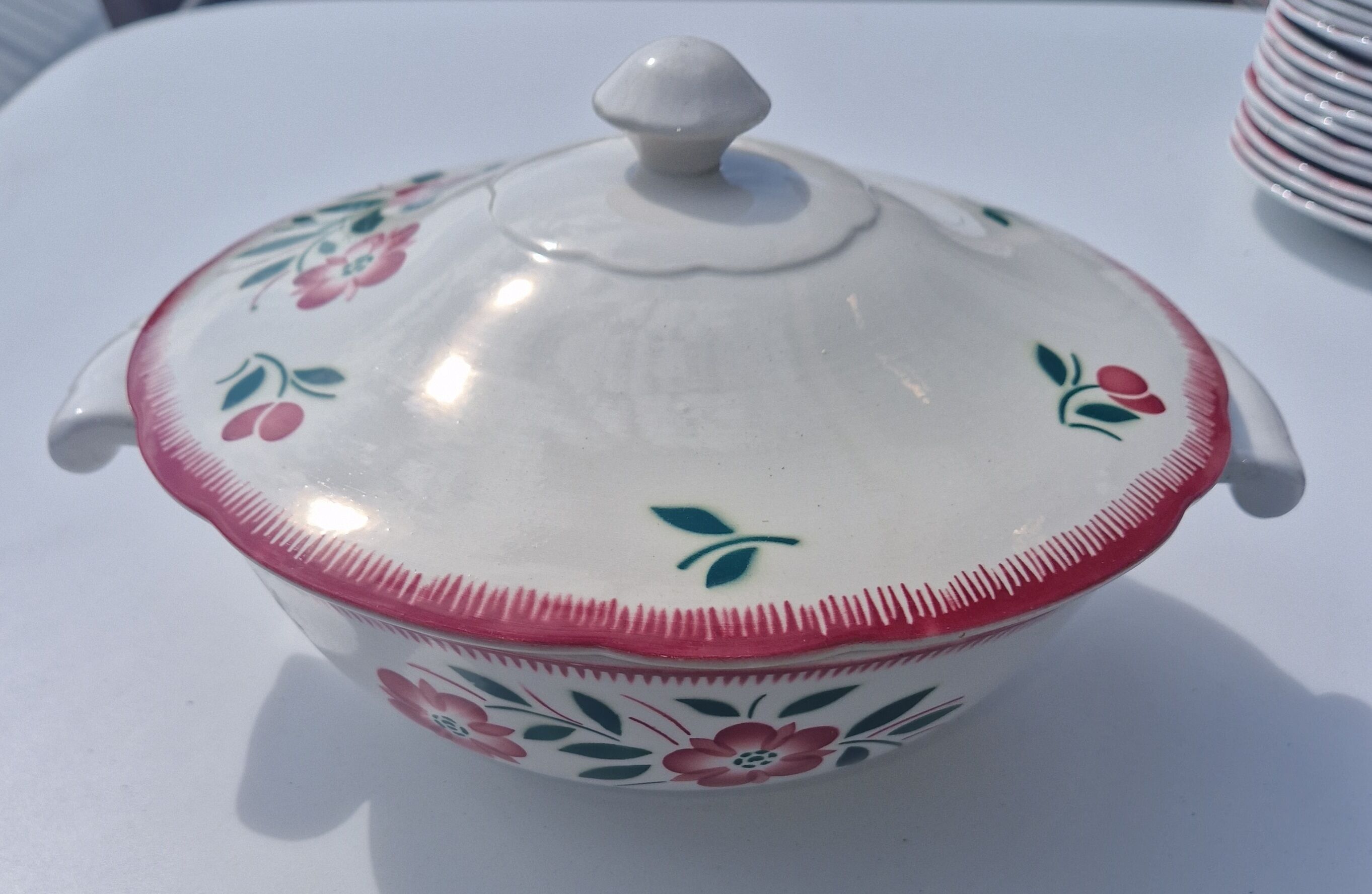 Service for 9 people, Badonviller faience, Fénal Frères, model "rèverbèr".
