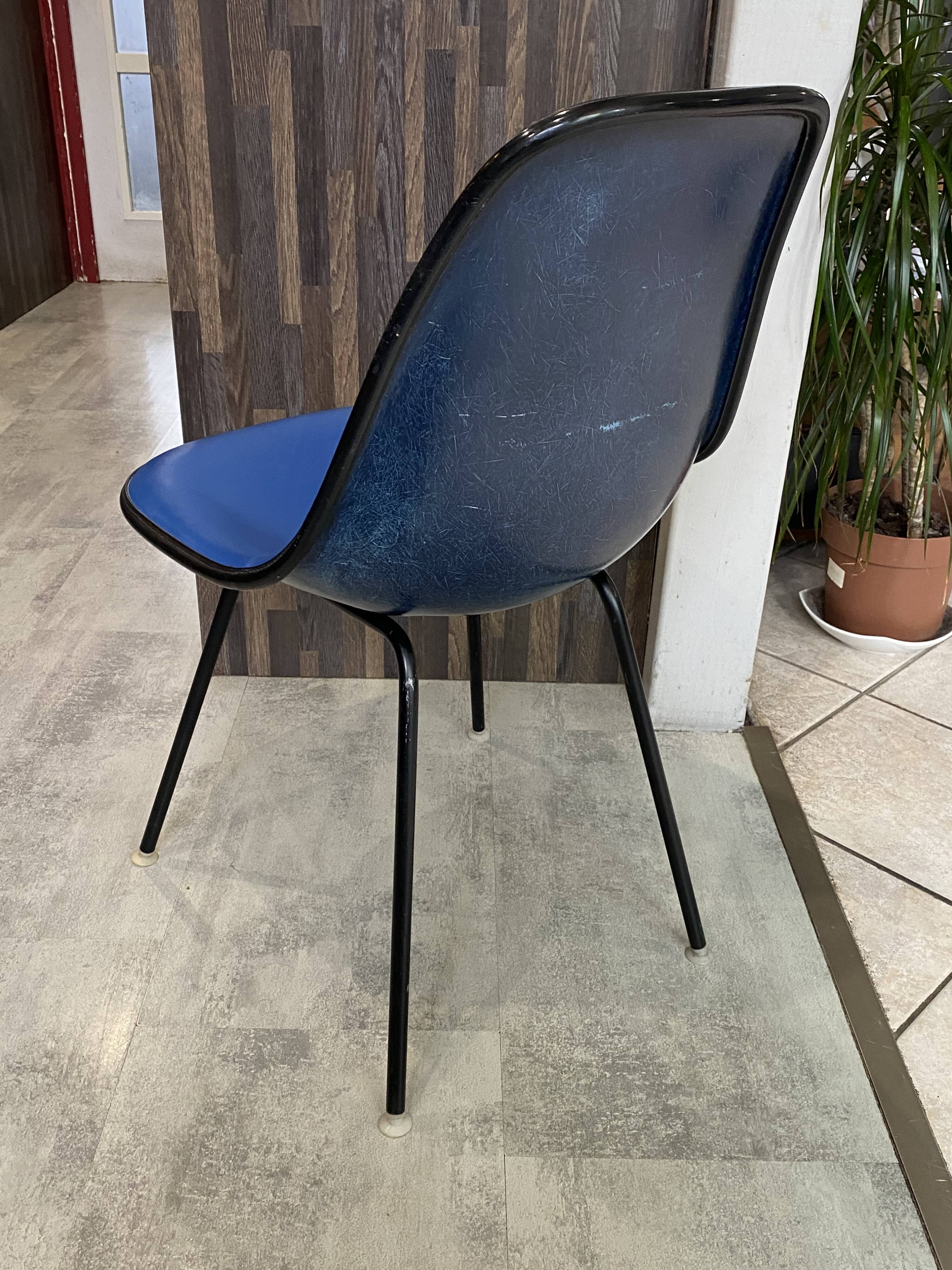 Eames Herman Miller vintage 70s blue vinyl fiberglass chair
