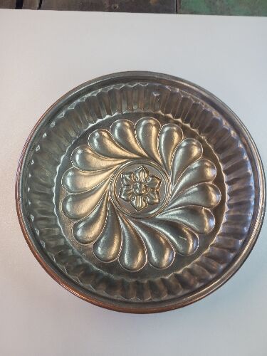 Copper cake pan 29cms in diameter