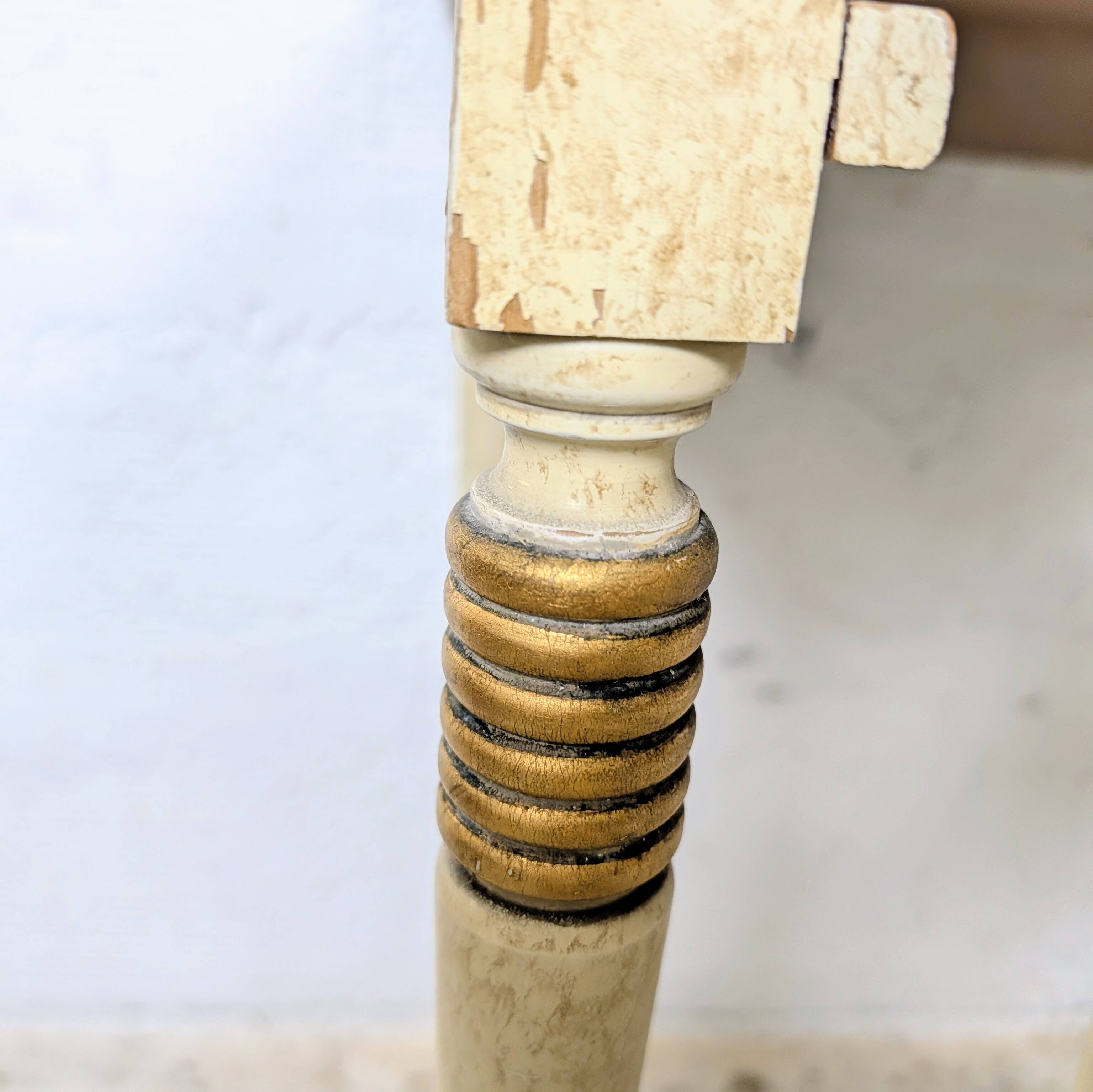 Set of nesting tables – 1950s