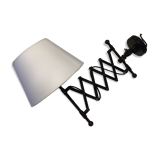 Stretchable wall light