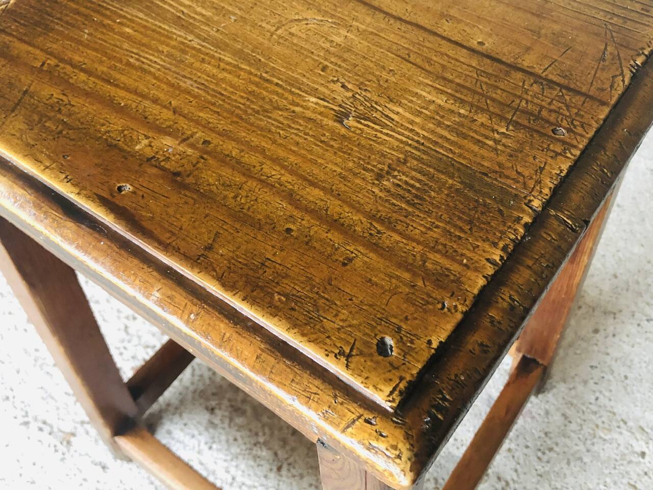 Tabouret vintage de ferme en châtaignier Circa 50