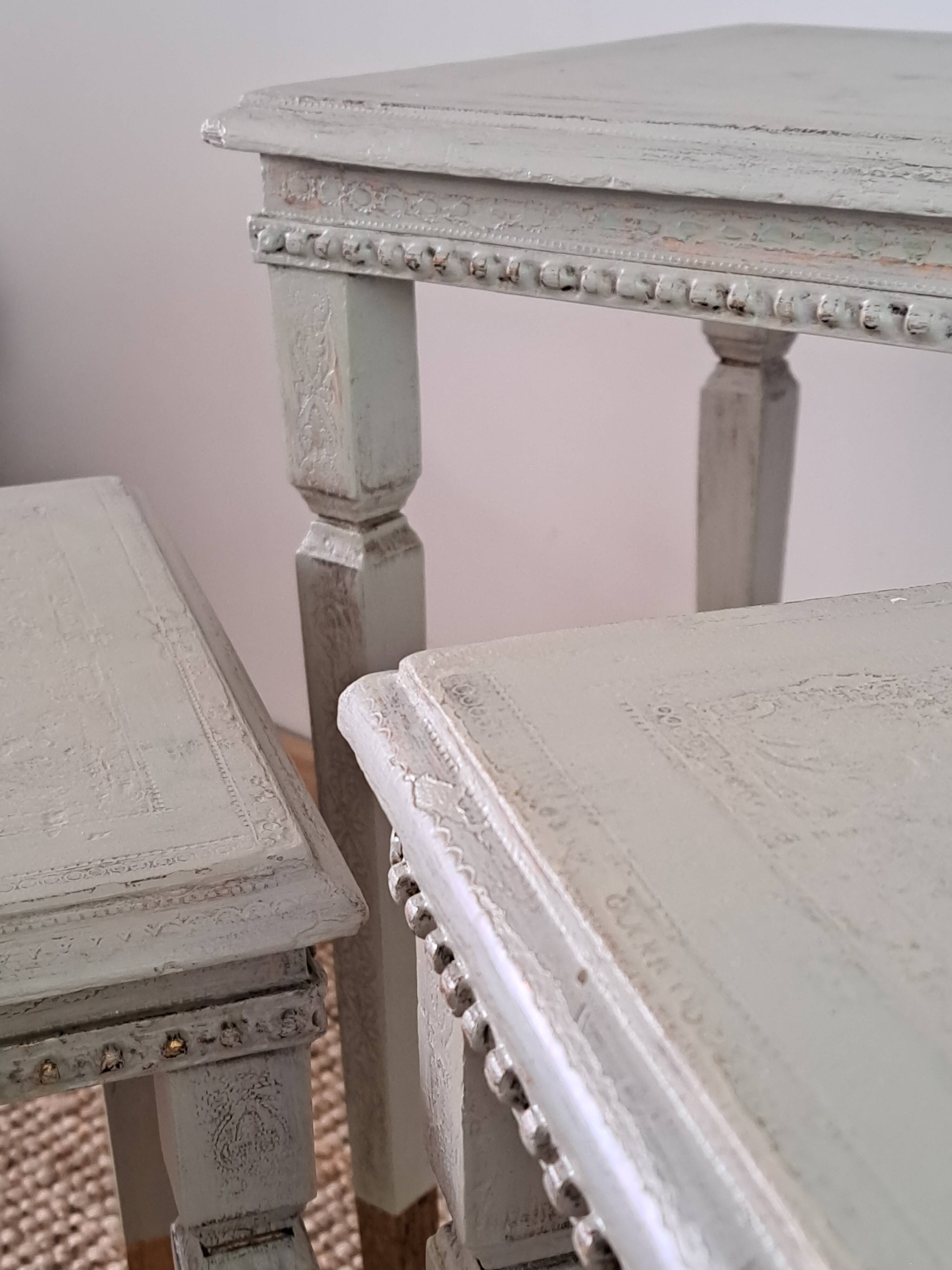 Tables gigognes en bois exotic