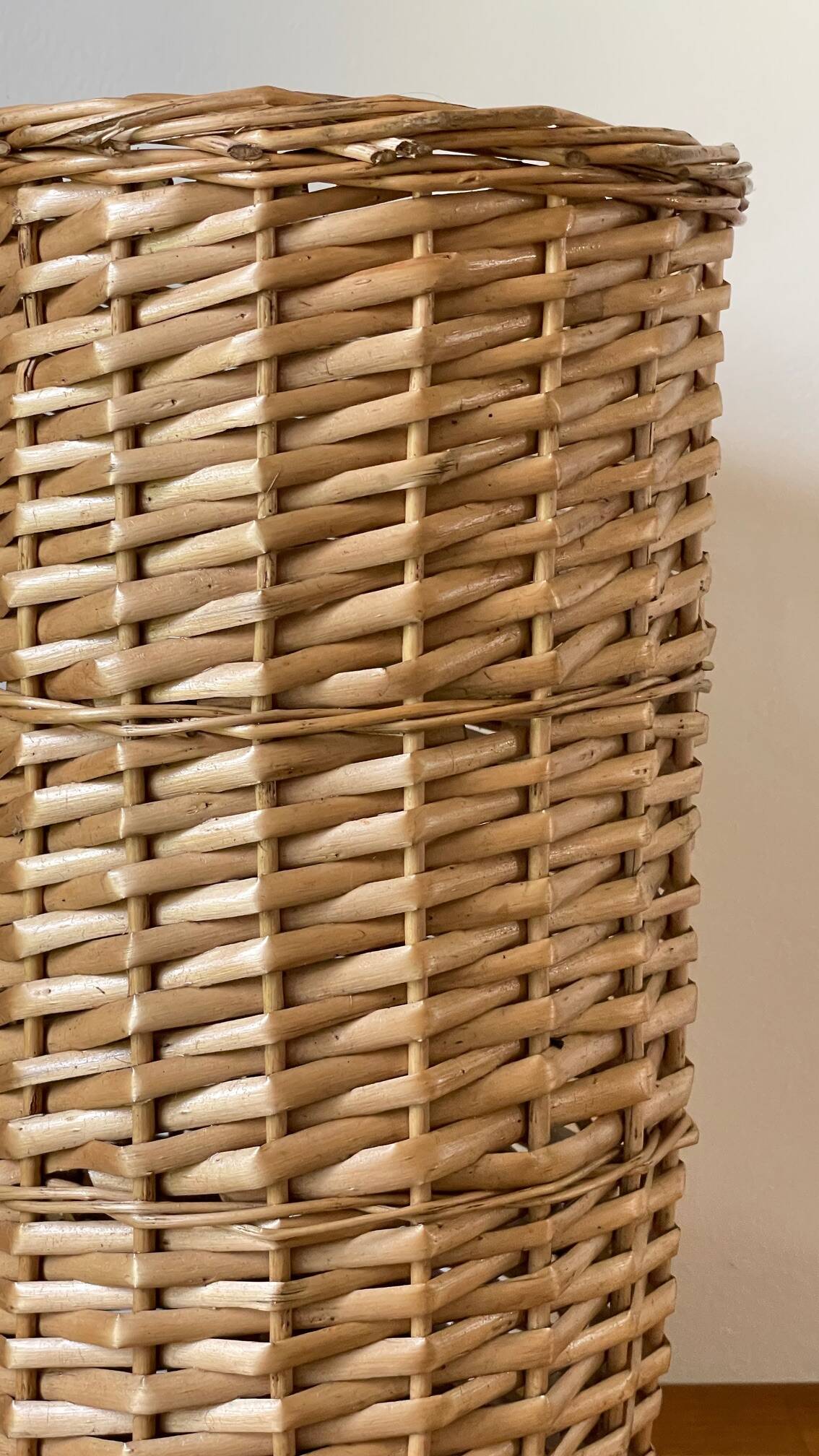 Porte parapluie en rotin vintage