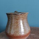 Jug with a milk jug signed, Beceleuf