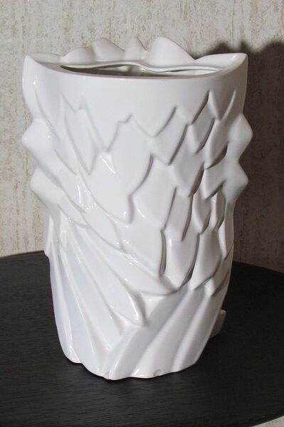 Contemporary vase in the shape of an owl, white ceramic