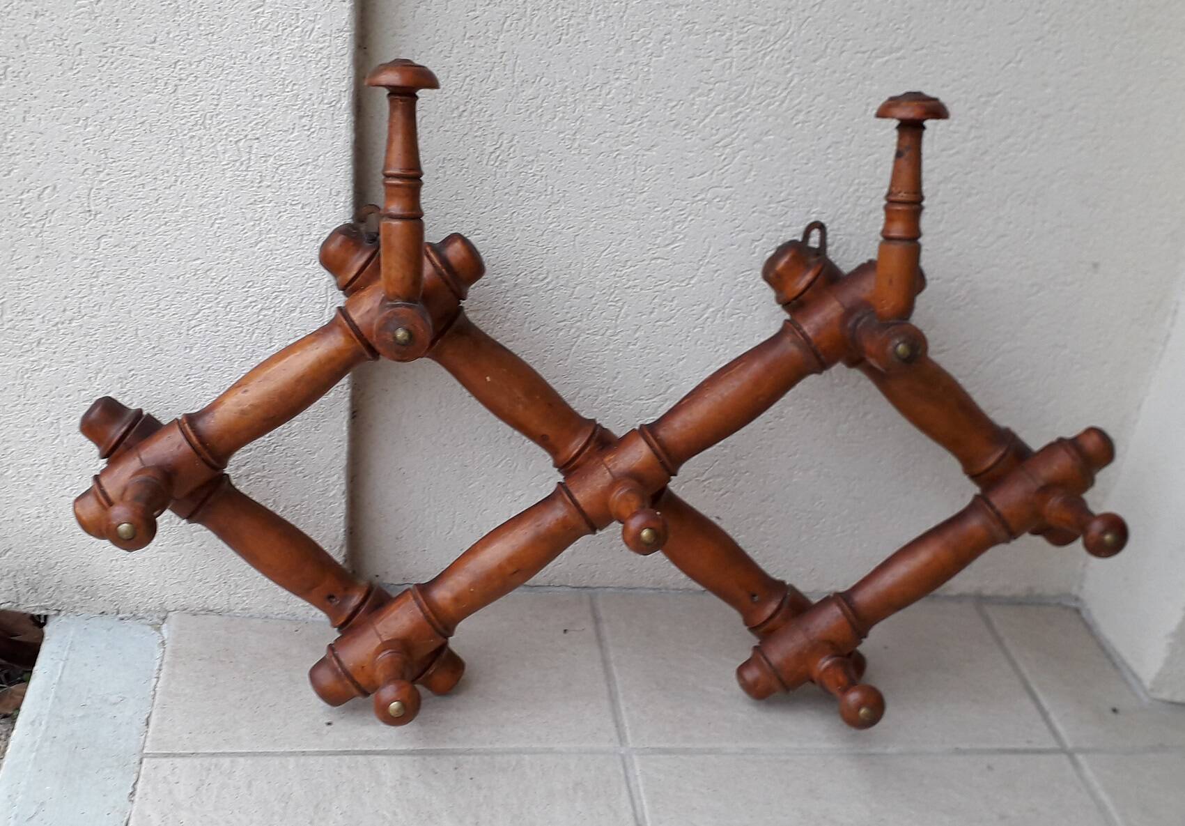Portemanteau extensible en bois