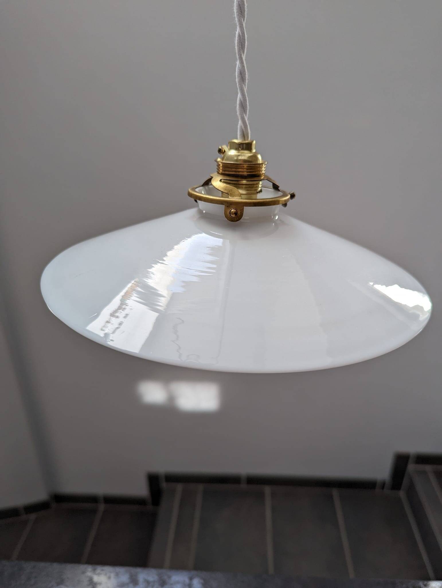 Old hanging lamp in white opaline Art Deco 1930 Ø 24.7 cm