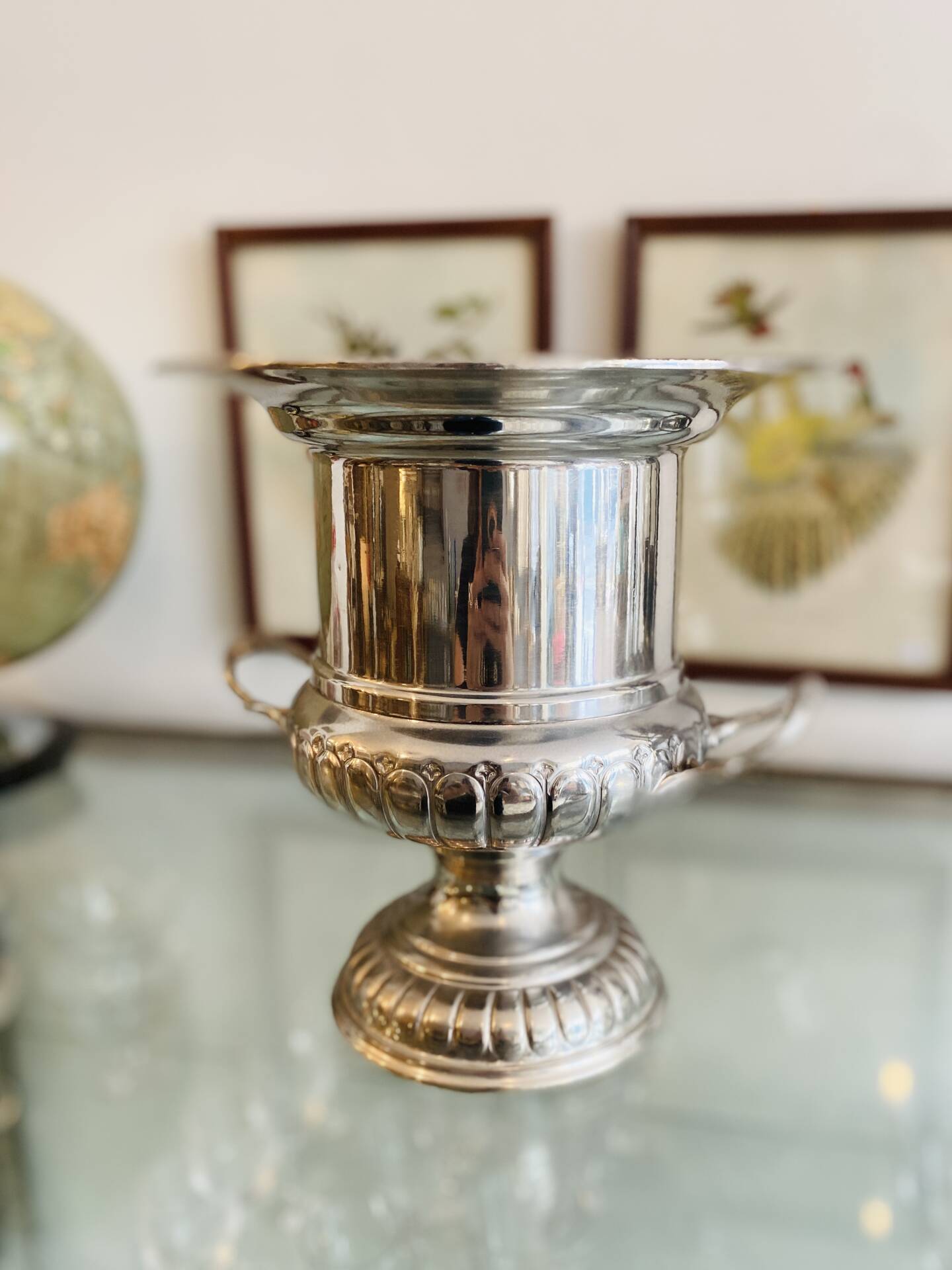 Silver-plated metal champagne bucket ice bucket
