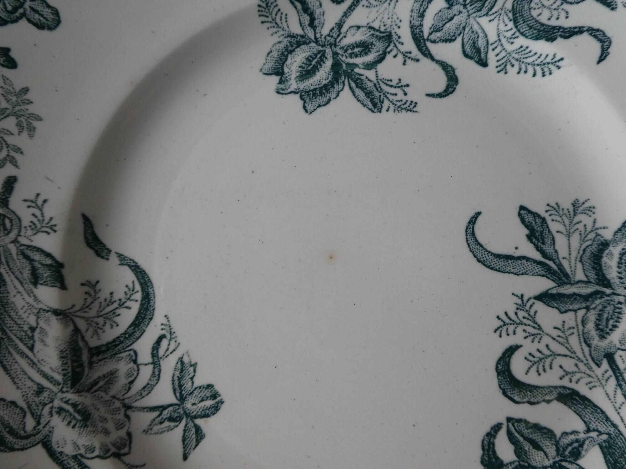 Lot of 6 flat plates Saint Amand Amand in Amandinoise, décor Iris, 1900