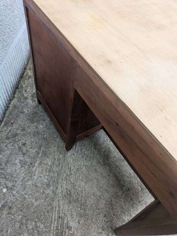 Bureau adulte des années 40